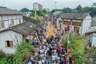 美极了！夕阳下的诺坎普球场